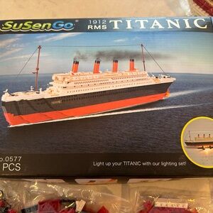 SuSenGo RMS Titanic Model Kit